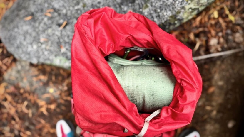 the lightweight design, along with thin material, makes this a very...