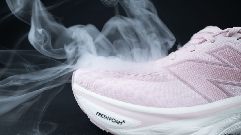 a simple, well-designed mesh upper gives the 1080v14 steady...