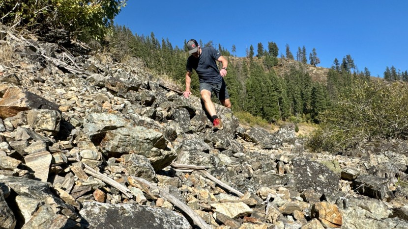 hiking boots men - lightweight leather boots, like the danner mountain 600 leaf gtx...