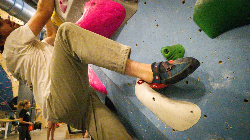 ocun bullit - the ocun cat rubber that wraps the bullit provides a sticky platform...