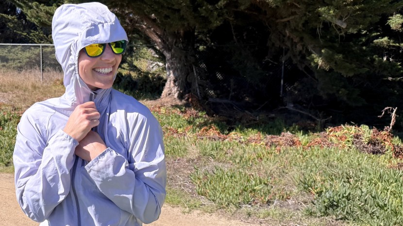 running jacket womens - the hood of the salomon bonatti cross wind helps keep your head...