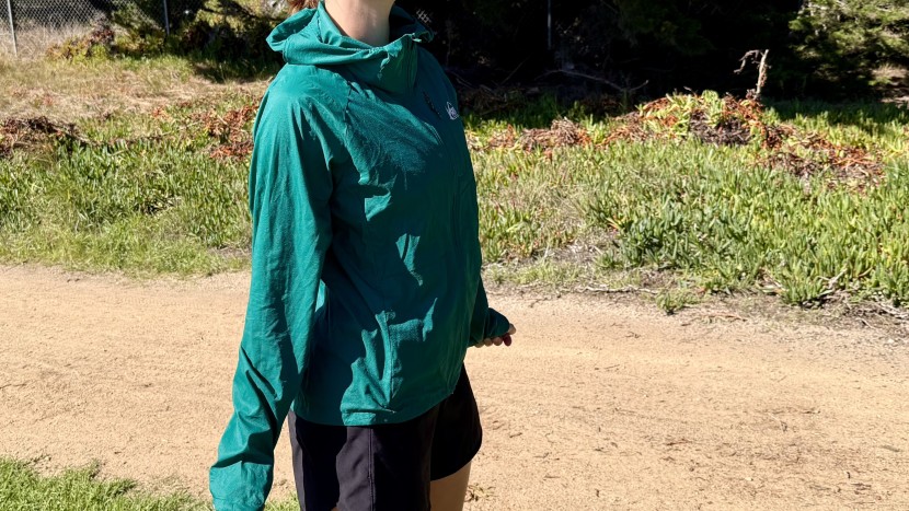 rei co-op swiftland windshell for women - the swiftland may blow a bit with the wind, but it keeps torsos from...
