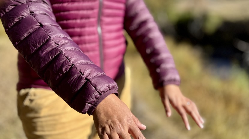 some of the fuego's features: elastic cuffs, adjustable hem cord...