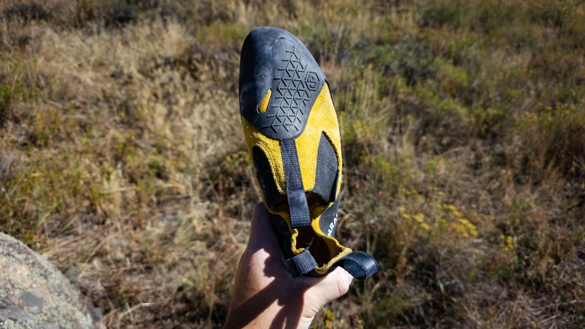 the upmocc has a flat profile and a more blunted toe shape, though...