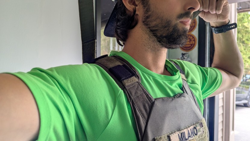 easy-to-adjust velcro straps help with a custom fit.