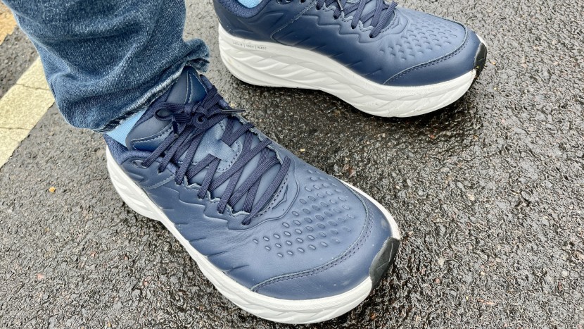 hoka bondi sr - the hoka bondi srs can be a solid workplace warrior or weekend walker.