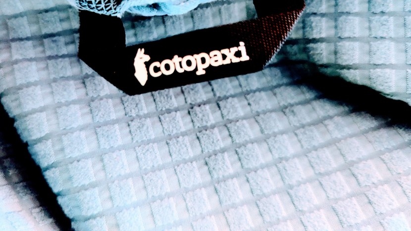 cotopaxi yermo hooded for women - the yermo's grid fleece lining offers airflow in the open zones and...