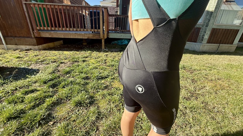 endura fs260 dropseat bib shorts for women - the drop seat feature on the endura bibs.