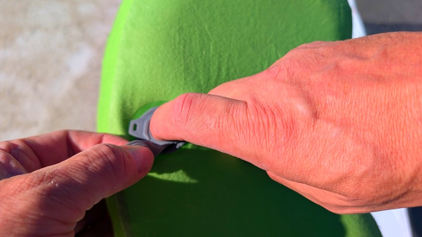 the aeros's two-way valve system is very intuitive to use.