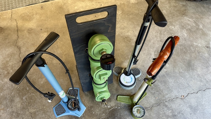 cannondale precise floor pump - a few of the pumps in this test with our pressure control unit...