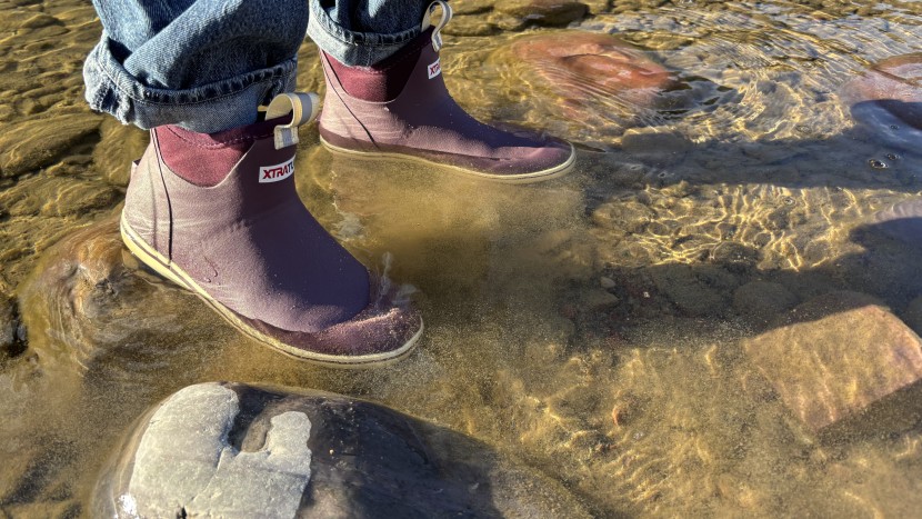 rain boots womens - shorter boots, like the xtratuf ankle deck boots, pair well with a...
