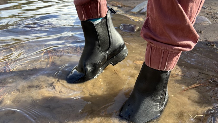 blundstone thermal chelsea for women - the entire boot - even the elastic - is completely waterproof