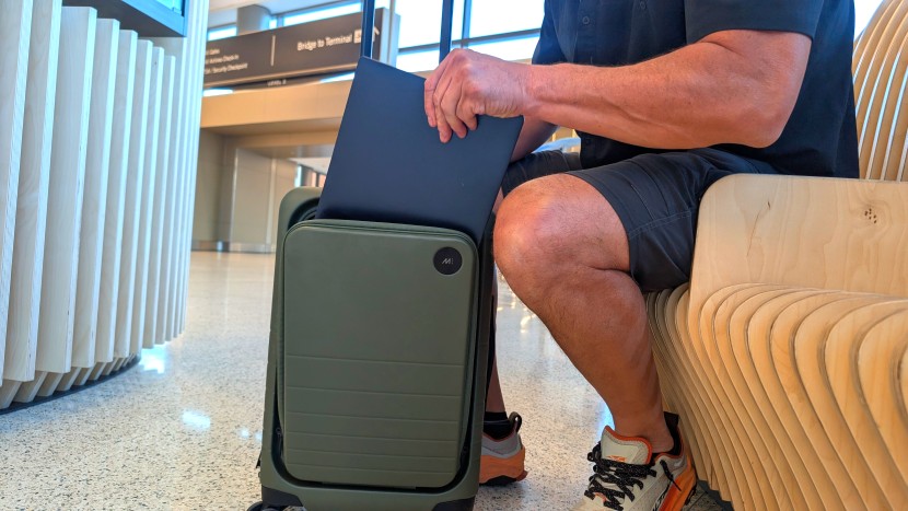 our favorite feature of the monos carry-on pro.