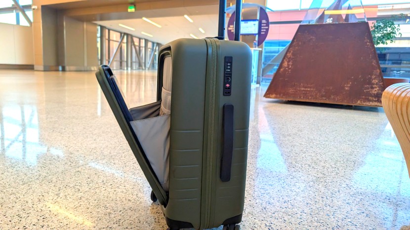 our favorite feature of the monos carry-on pro.