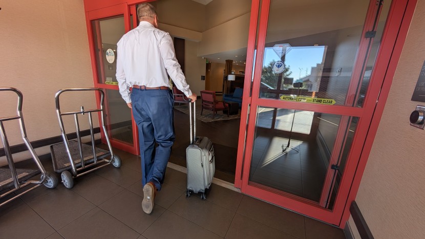 we liked all-things-handles, but we didn't like the lack of bumper...