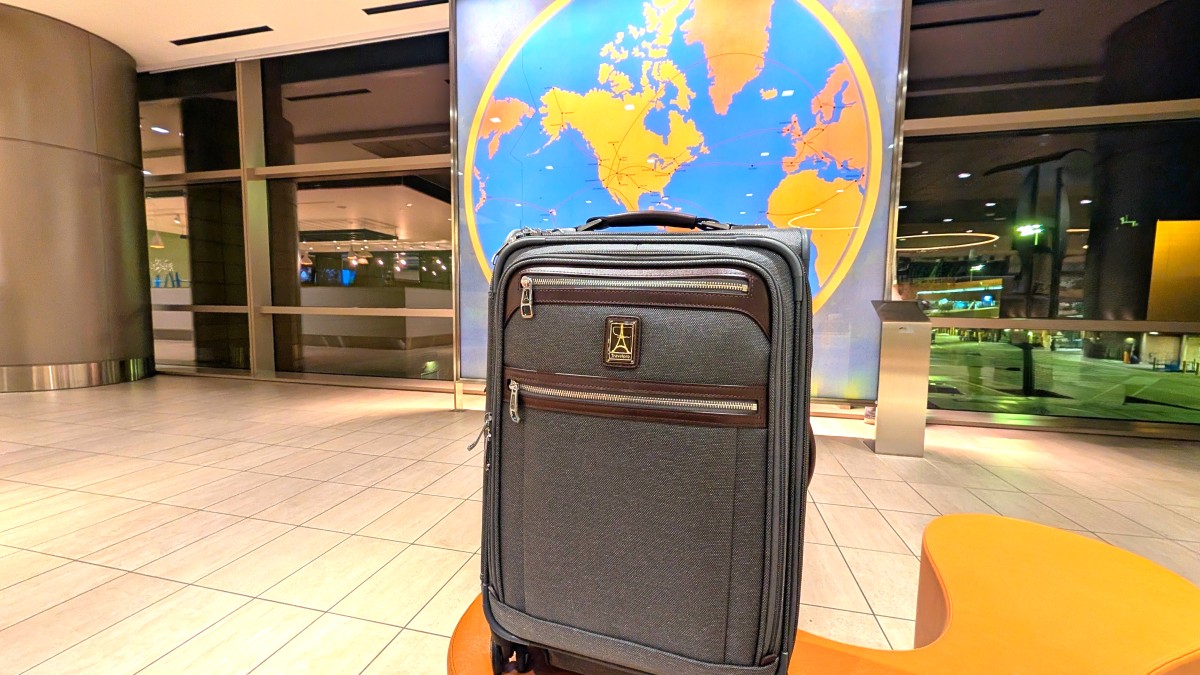 Travelpro Platinum Elite 21" Expandable Spinner Review