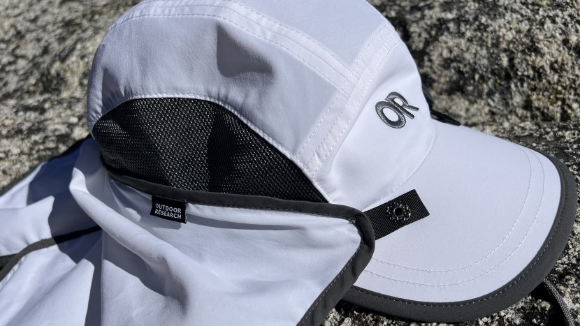 the cape partially blocks the mesh vents in the crown.