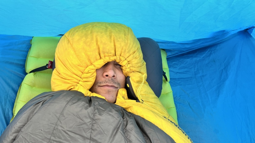 backpacking sleeping bag - the sea to summit spark down 15 kept our head and neck perfectly warm.
