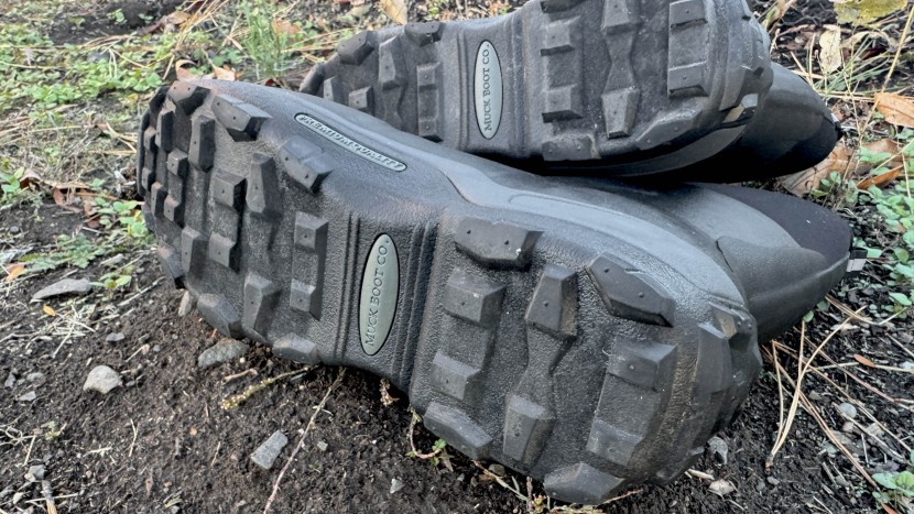 winter boots men - the beveled edges on many of the muck boot arctic sport mid lugs...