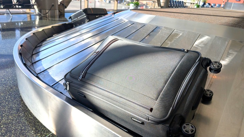 travelpro platinum elite 29" - this bag is easy to spot on the carousel, thanks to its size (not...