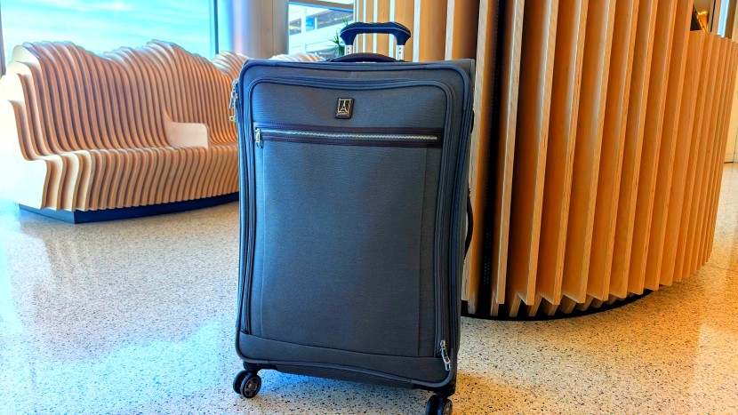 we like the simple things that make this piece of luggage a cut above.