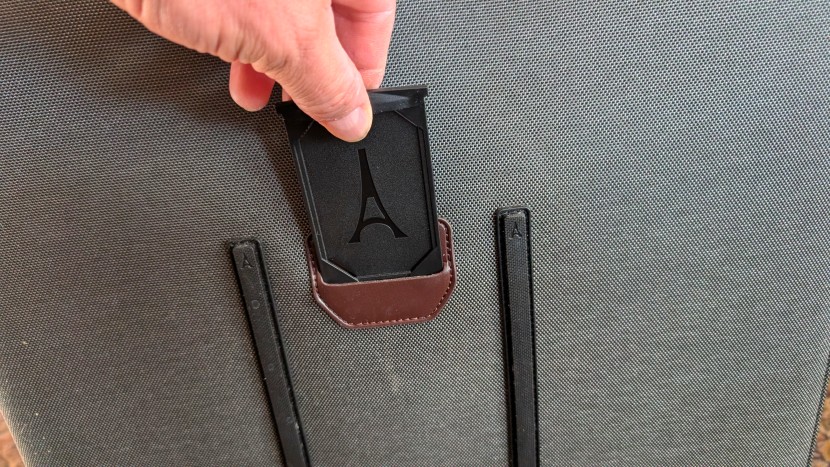 we like the simple things that make this piece of luggage a cut above.