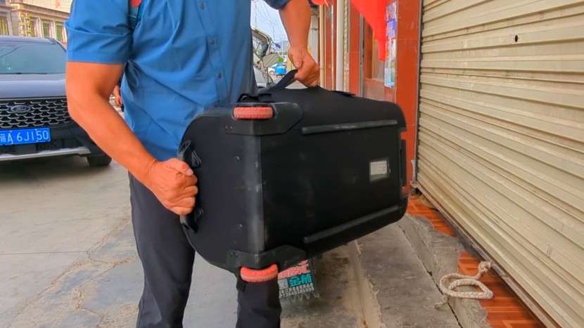 some of our favorite handles: travelpro, swissgear, osprey, and...