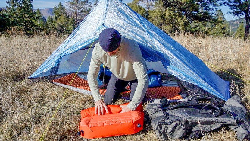 therm-a-rest neoloft - deflating, rolling tight, and packing up the therm-a-rest neoloft...