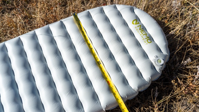 we measured the tensor elite to be 20" at its widest.