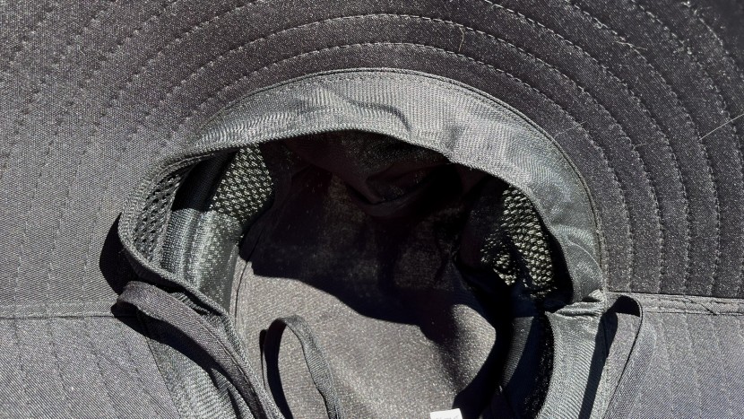 einskey classic - the mesh vents circulate air around the top of the head, but the...