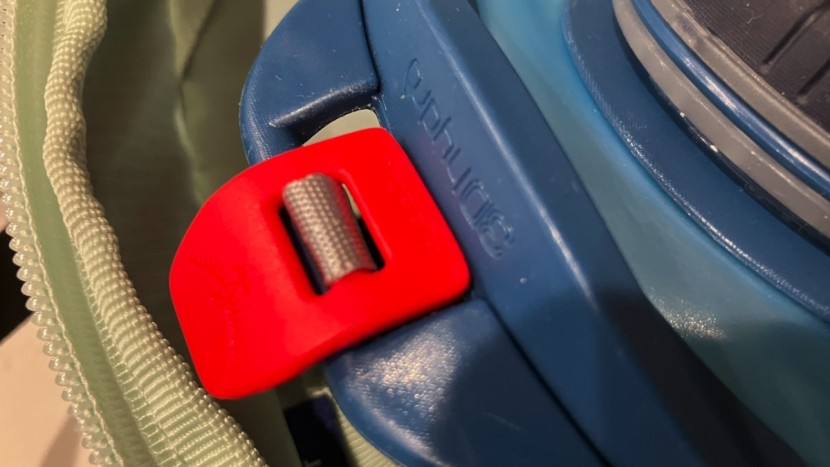 the osprey bladder clip worked with some non-osprey bladders, but...