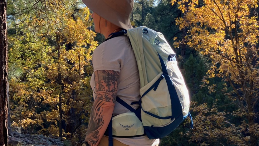 osprey talon 22 - the talon supports heavy loads well without sagging.