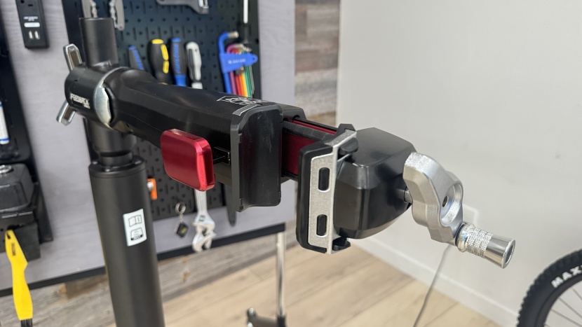 feedback sports pro e lift bike repair stand