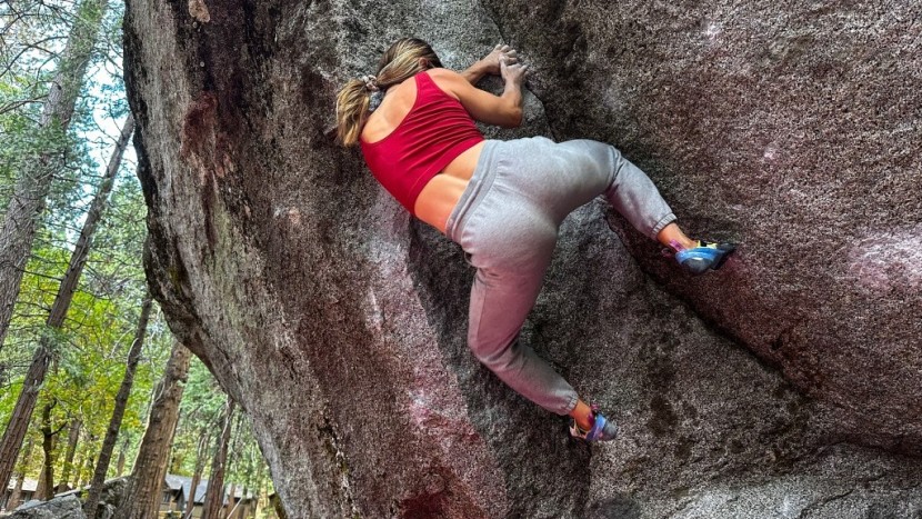 climbing shoes womens - the skwama's toe is slightly downturned, making it perfect for...