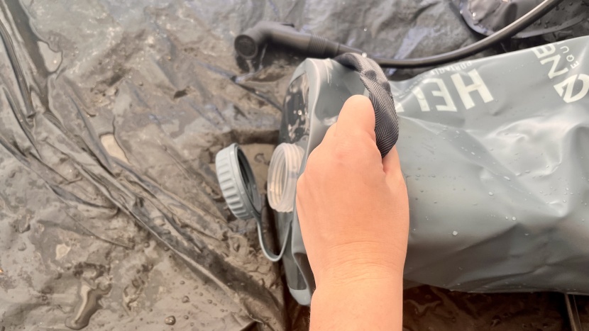 the helio comes with nifty handles.