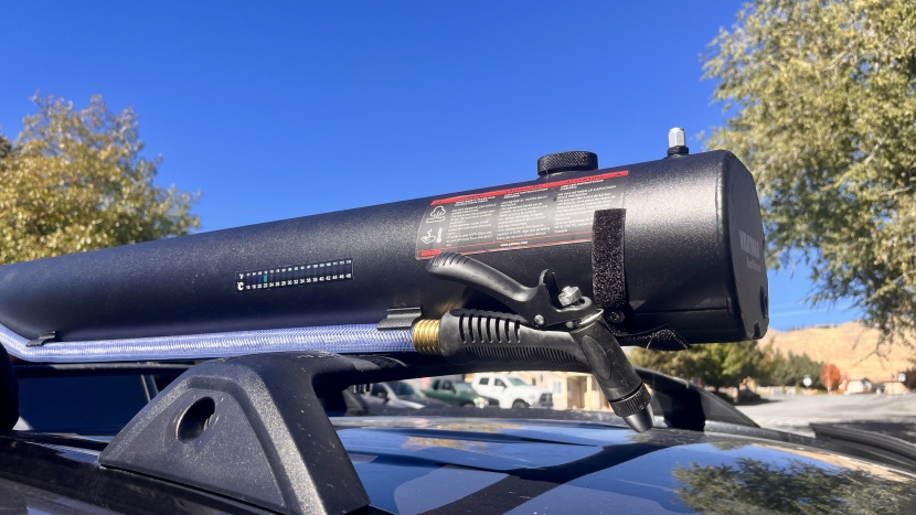 yakima roadshower - the hose stays well intact, even when driving across bumpy roads.