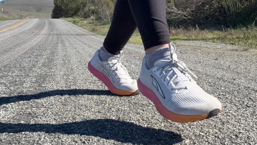 running shoes womens - the altra escalante 4 is a zero-drop, minimalist shoe that...