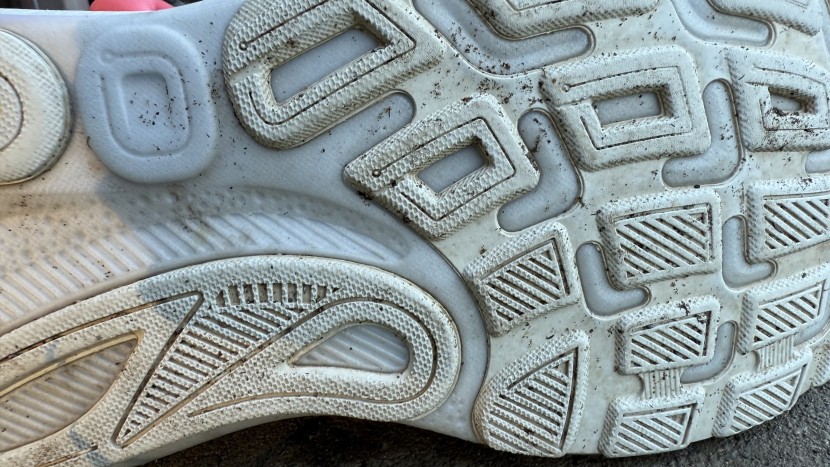 brooks adrenaline gts 24 for women - the variation of grooves, textures, and shapes helps you feel...