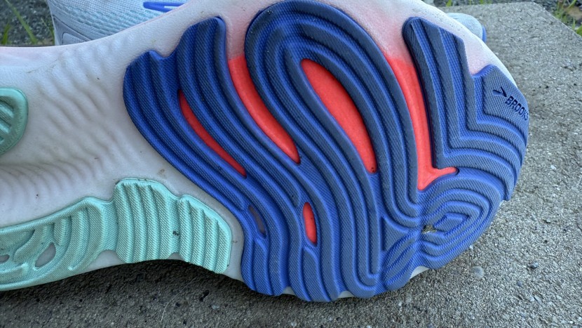 its wavy outsole pattern delivers firm, trustworthy traction across...