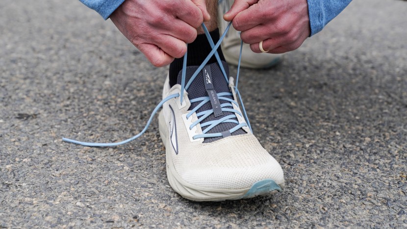 running shoes men - the escalante feels more like a slipper than a running shoe.