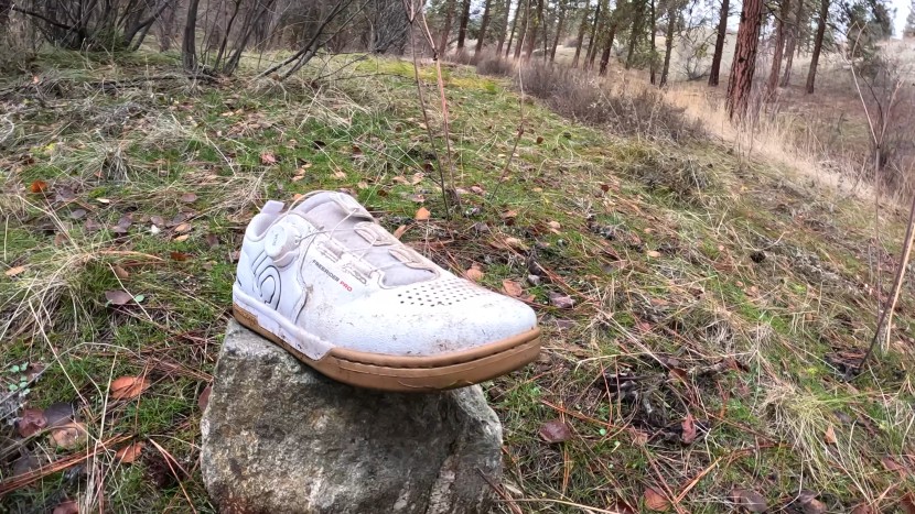 mountain bike flat shoes - boa closure systems are becoming more common on flat pedal shoes...