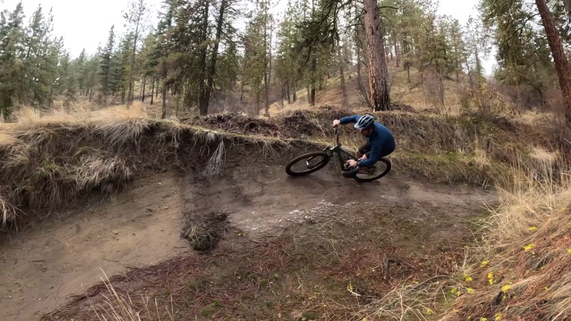 mountain bike flat shoes - the gf800 shoes might not be the most rigid shoe in this test class...