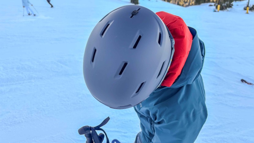 smith descend mips - the descend does have a decent number of vents, but they aren't...