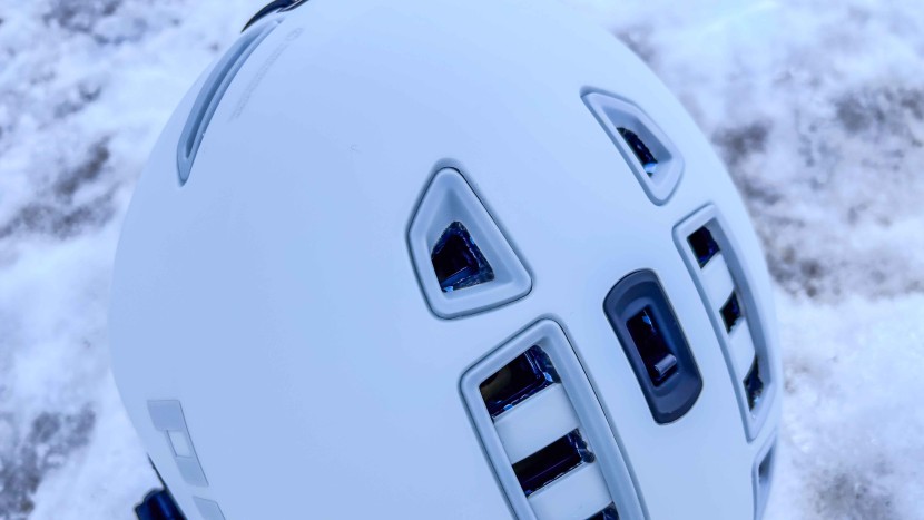 ski helmet - we loved the large vents pret used with the fury x, making it a...