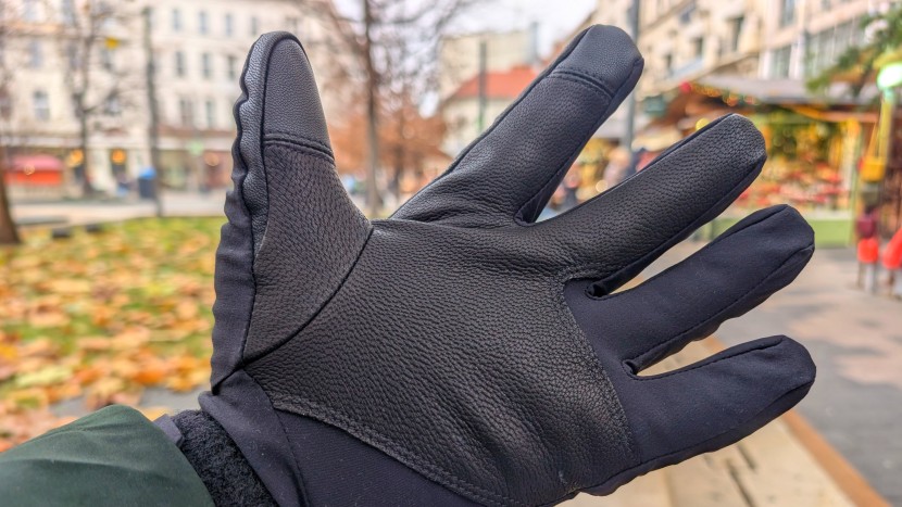 a few of our favorite features that add true value to these gloves.