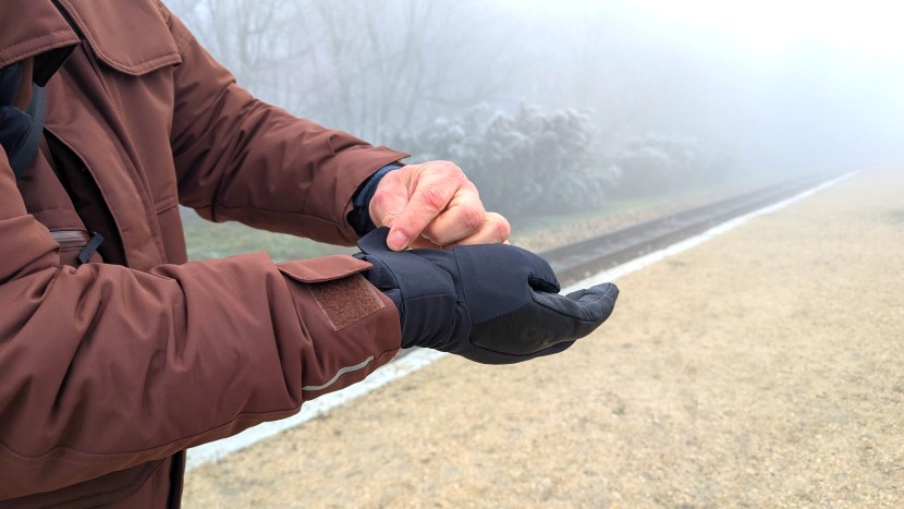 sealing off the opening with an adjustable wrist strap is the best...