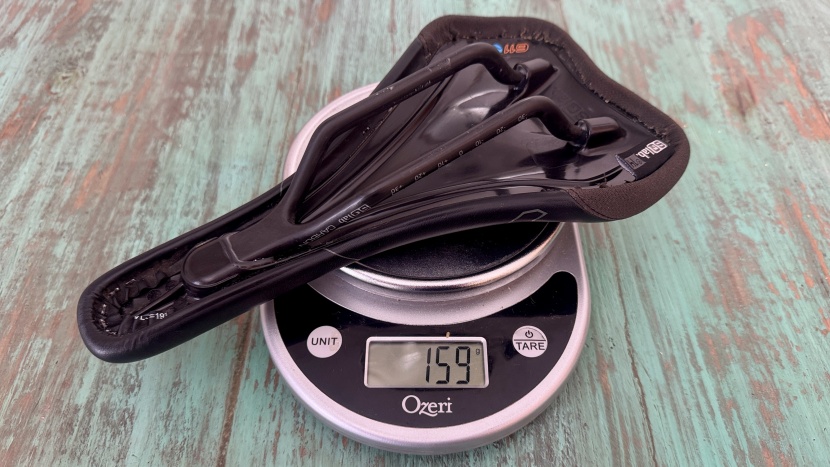 sqlab 611 ergowave mtb carbon - that's an extremely small number of grams for an all-mountain saddle.