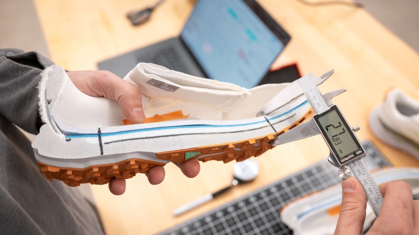 brooks cascadia 19 - the cascadia 19's plush step-in feel and breathable engineered mesh...