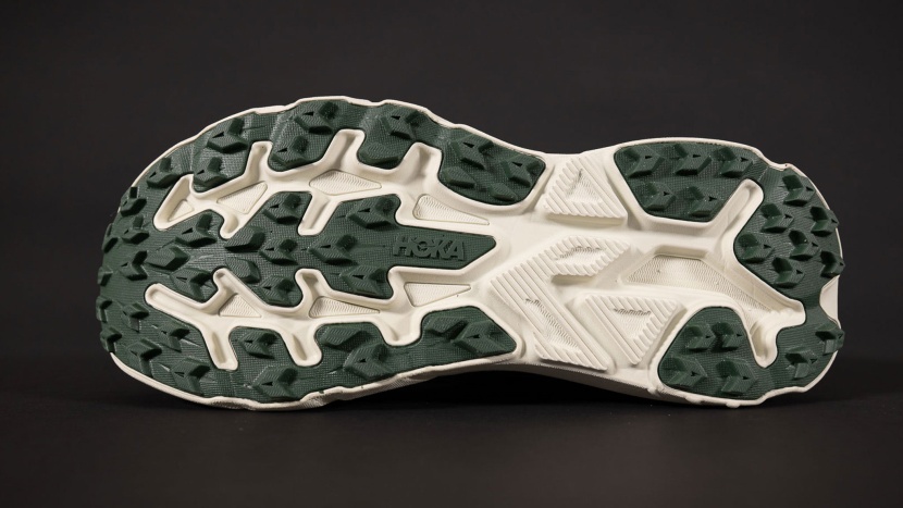 hoka challenger 8 - the 3.5 mm lugs provide adequate grip on dry dirt and gravel but...