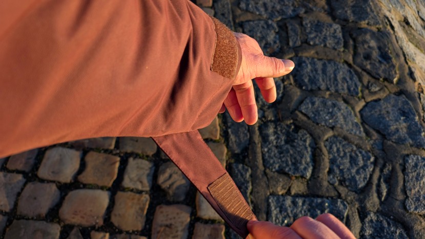 there is a wide range of cuff adjustment with the velcro strap.